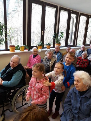 2017-04-19 Socialinė akcija „Džiaugsmo daigelis seneliams“
